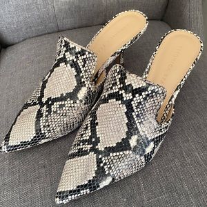 Veronica Beard Snakeskin print Mules 8.5